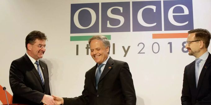 OSZE-Generalsekretär Thomas Greminger (r) sieht verstärkte nationalistische Tendenzen. OSZE-Generalsekretär Thomas Greminger (r).