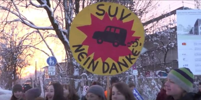 Die Schüler wehren sich gegen «unnötige» Elterntaxis. Klimastreik in München.
