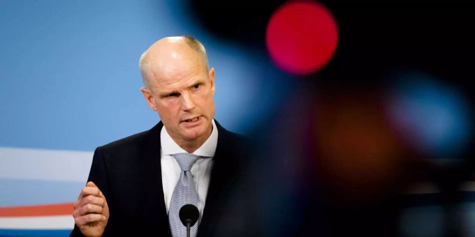 Der niederländische Aussenminister Stef Blok spricht an einer Pressekonferenz über den Abschuss des Fluges MH17. Der niederländische Aussenminister Stef Blok spricht an einer Pressekonferenz über den Abschuss des Fluges MH17.