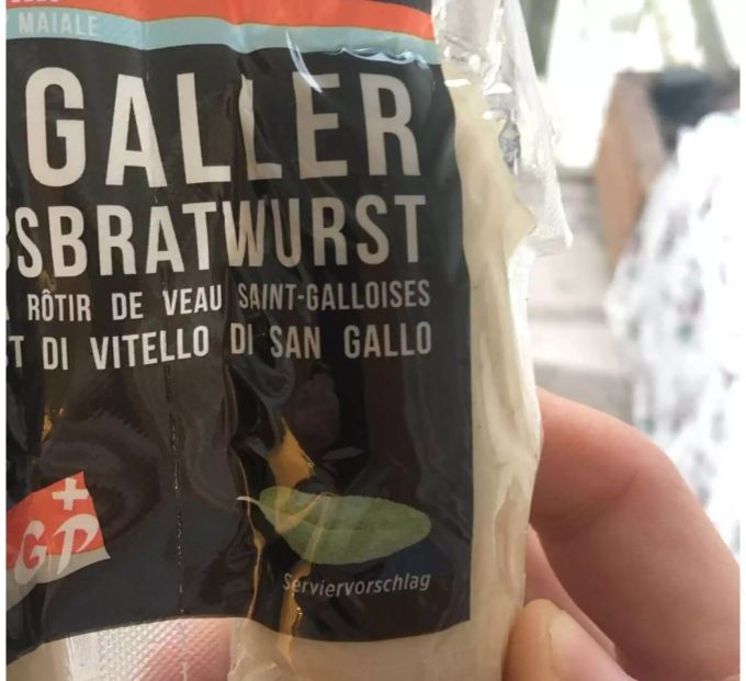 Ein ungewöhnlicher Serviervorschlag. Ein ungewöhnlicher Serviervorschlag.