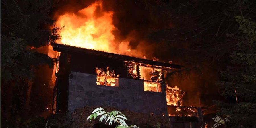 Der Schaden des Brandes beläuft sich auf mehrere hunderttausend Franken.