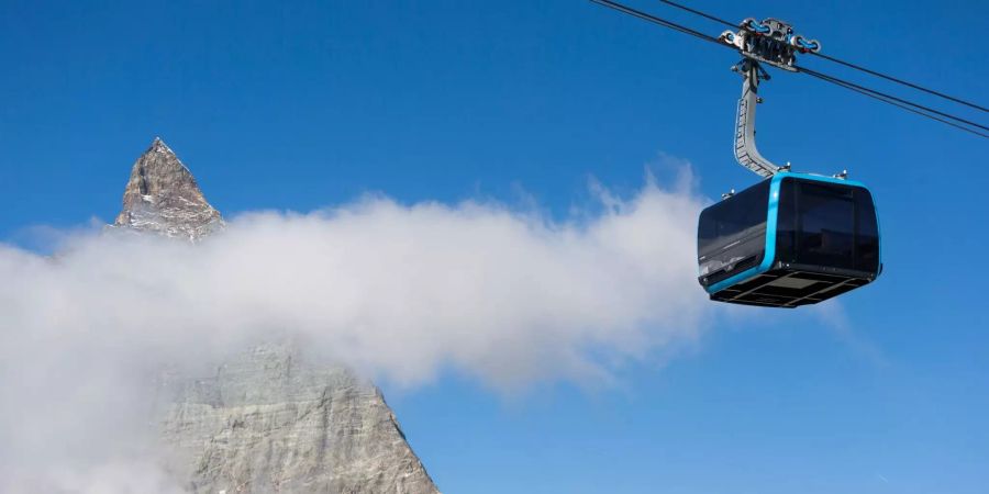 Die neue 3S Seilbahn vor dem Matterhorn in Zermatt VS.