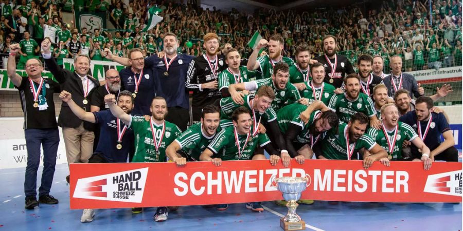 Wacker Thun nach dem Gewinn der Meisterschaft.