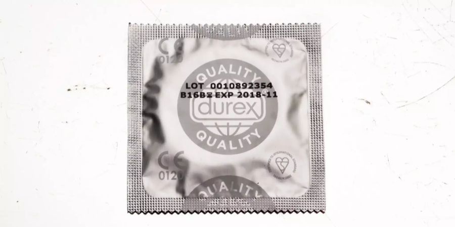 Ein Kondom der Marke Durex.