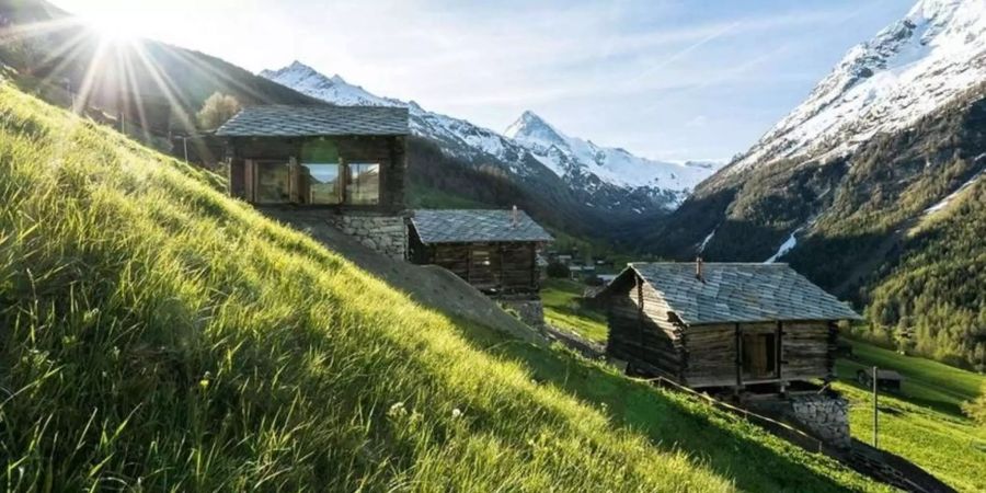 Luxus sucht man in einer Alphütte meist vergeblich, dafür findet man viel Ruhe und Authentizität. Bild: MySwitzerland.