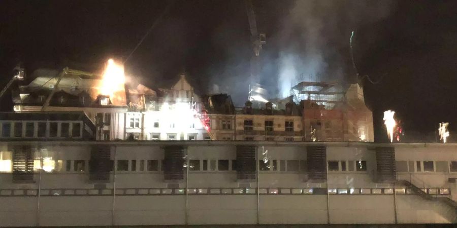 Die Feuerwehr hatte den Brand gegen 4 Uhr unter Kontrolle.