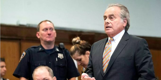 Weinsteins Rechtsanwalt Benjamin Brafman bei der Anhörung in New York. Weinsteins Rechtsanwalt Benjamin Brafman bei der Anhörung in New York.
