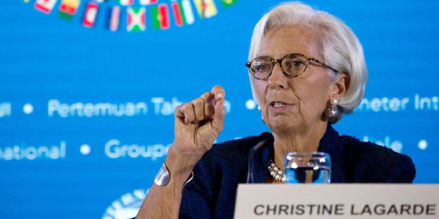 Christine Lagarde, Direktorin des Internationalen Währungsfonds (IWF), spricht im Rahmen einer Pressekonferenz im Vorfeld der Jahrestreffens von IWF und Weltbank in Nusa Dua (IND).