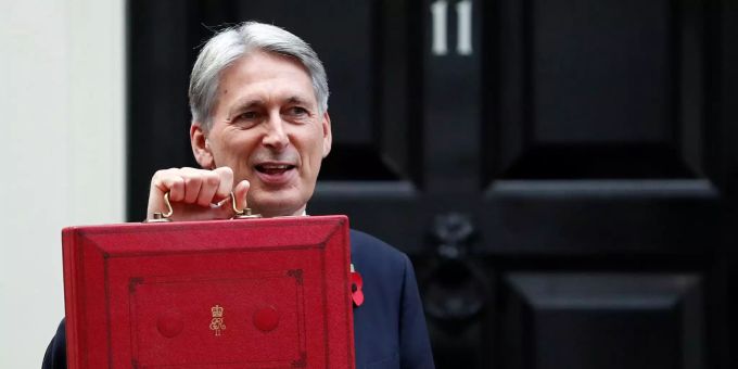 Neue Ära - Britischer Finanzminister kündigt Ende des Sparkurses an