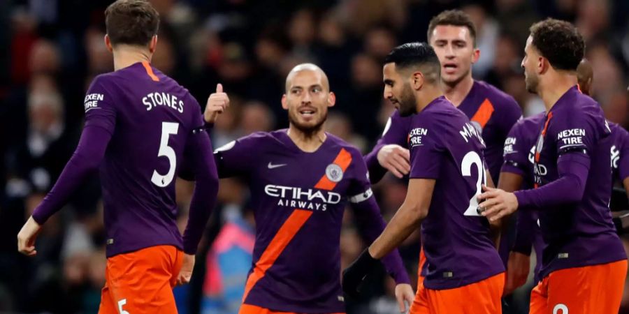 Die Spieler von Manchester City feiern das 0:1 gegen Tottenham.