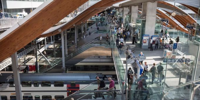 Auf dem Netz der SBB gab es IT-Probleme. Die "Welle", der Aufgang West des Bahnhof Bern