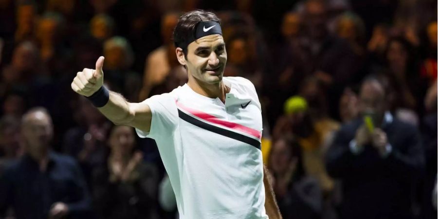 Unwiderstehlich: Roger Federer zeigt eine Galavorstellung und kann zum 97. Mal eine Trophäe in die Luft stemmen.