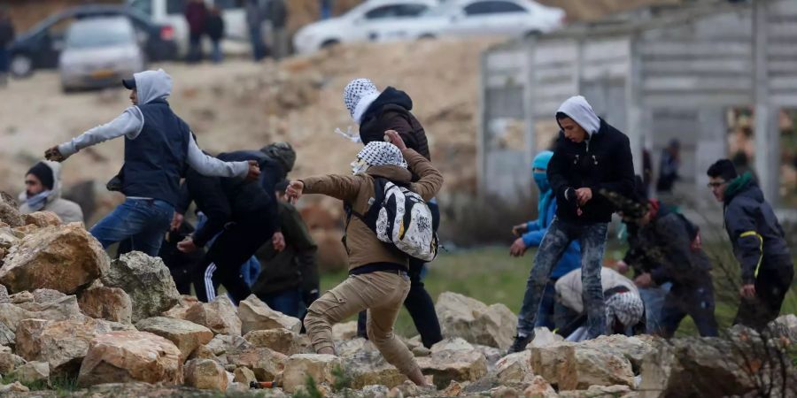 Palästinenser protestieren am 23.01.2018 in Ramallah (Palästinensische Autonomiegebiete) gegen den Besuch von US-Vizepräsident Pence in Jerusalem.