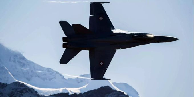 Bis Ende 2020 soll die Luftwaffe rund um die Uhr einsetzbar sein. Bis Ende 2020 soll die Luftwaffe rund um die Uhr einsetzbar sein.