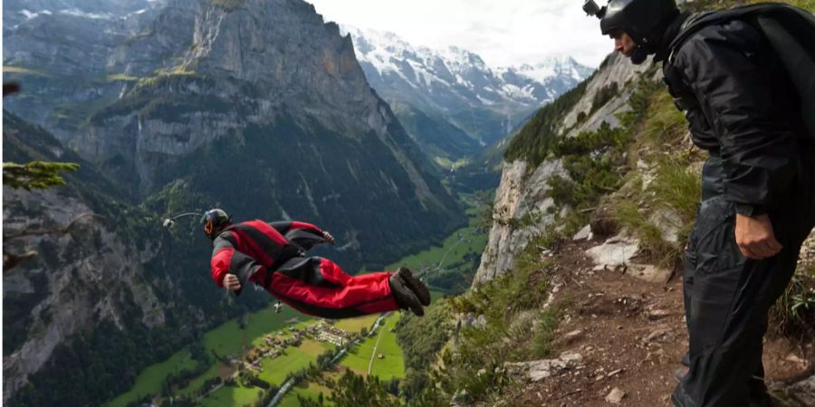 «La Mousse» ist ein beliebtes Ziel für Basejumper – für einen Briten endete der Absprung aber tödlich (Symbolbild).