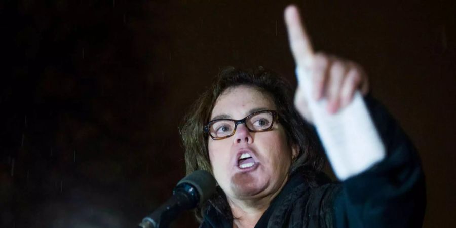 Die Schauspielerin Rosie O'Donnell bei den Protesten vor dem Weissen Haus.