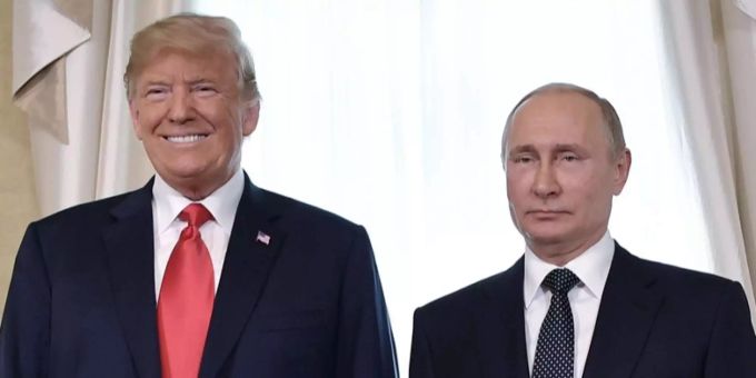 Im Interview mit den Radio- und Podcast-Moderatoren Buck Sexton und Clay Travis sagt Donald Trump über Wladimir Putin: «Ich kenne ihn sehr gut. Sehr, sehr gut.» Wladimir Putin
