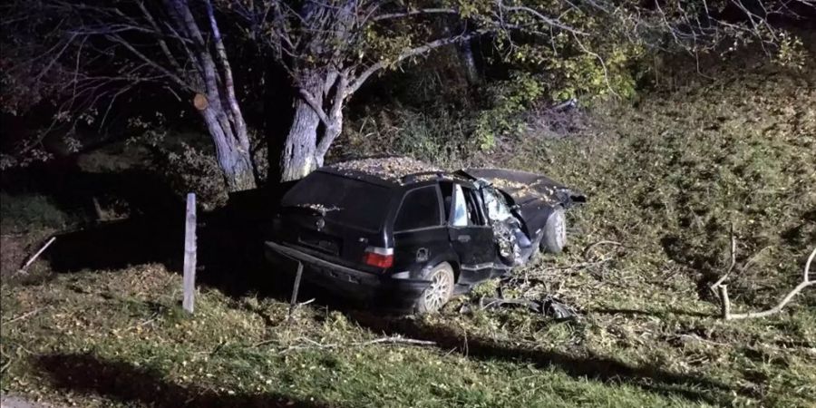 Zwei Personen sterben bei einem Verkehrsunfall in Nax VS