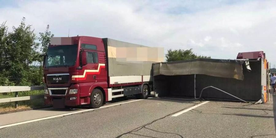 Wegen eines Unfalls auf der A1 bei Luterbach SO staute sich der Verkehr in Richtung Zürich.