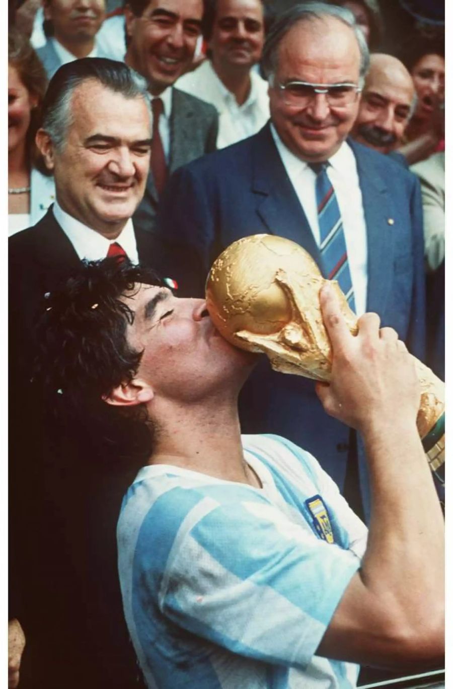 Er darf nicht fehlen: Diego Armando Maradona.