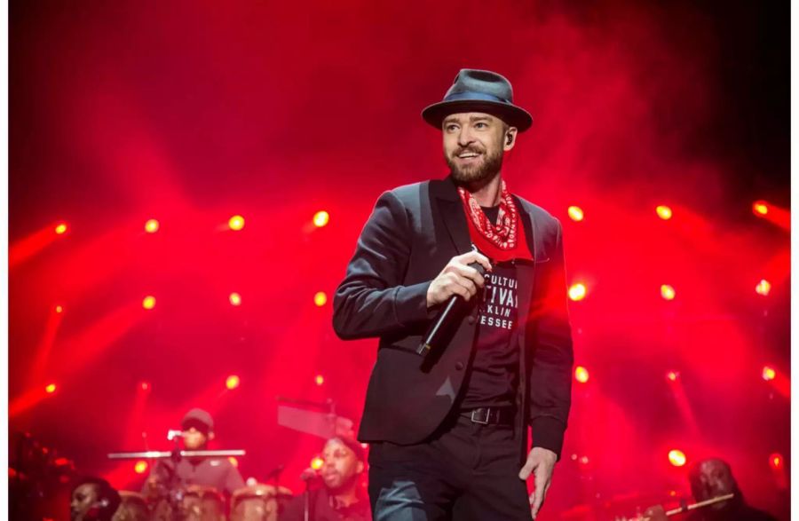 Justin Timberlake hat ein Herz für Fussball-Fans: er schaute mit seinen Konzertbesuchern das Spiel Kroatien – England.