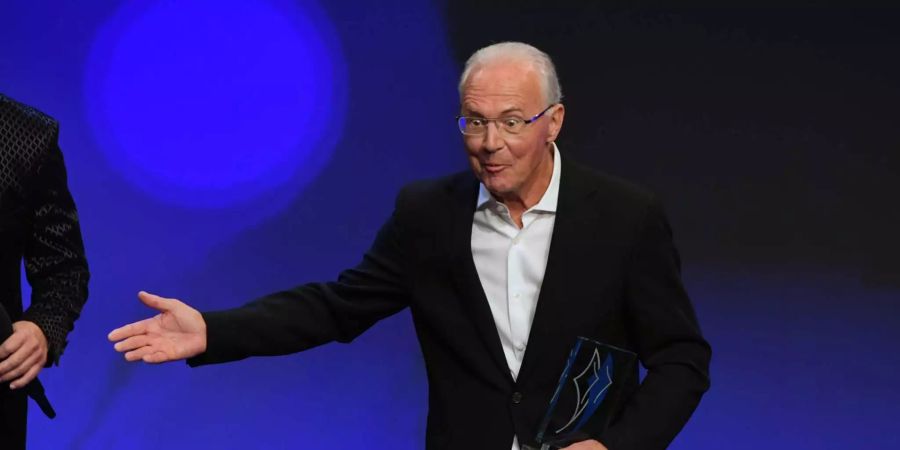 Der «Kaiser» Franz Beckenbauer wird zum Jahrhundertsportler ausgezeichnet.