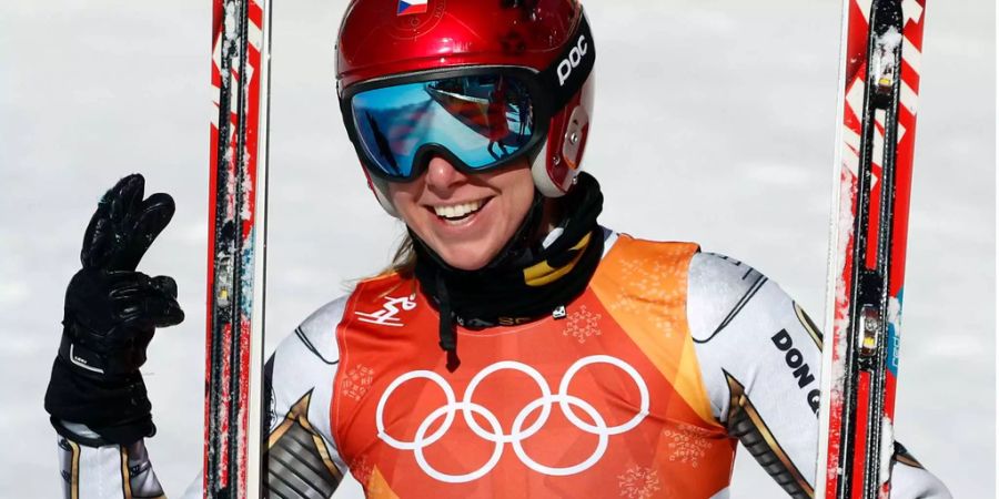 Ester Ledecka strahlt im Ziel