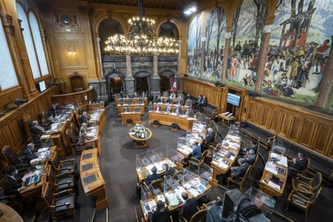 Der Ständerat entschied, dass zu unterstützende Unternehmen für das entsprechende Geschäftsjahr keine Dividenden und Tantiemen ausschütten dürfen. Ständerat