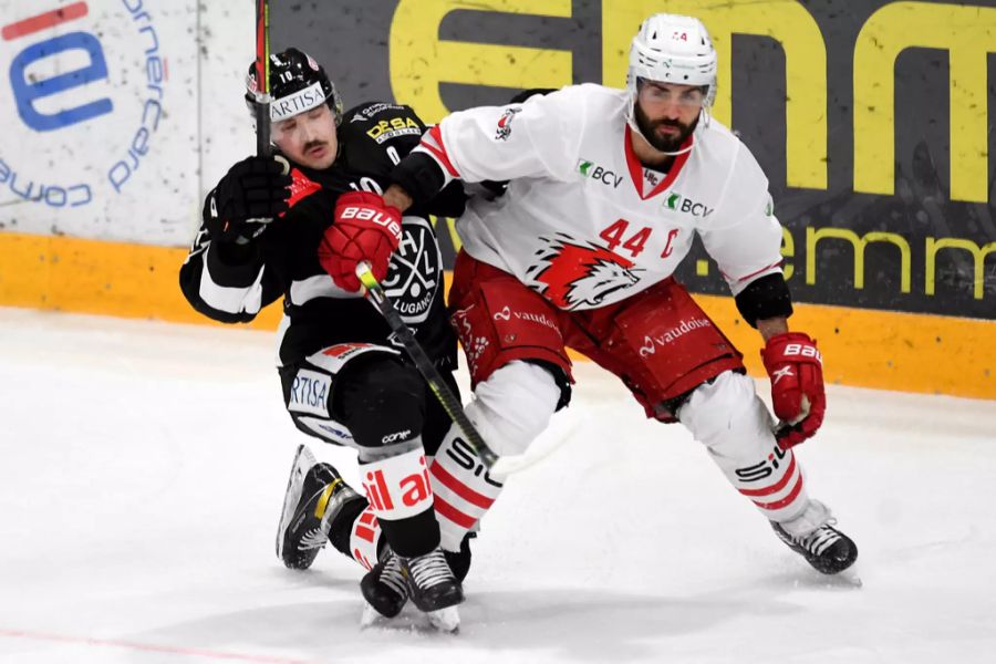 Lugano und Lausanne liefern sich einen spannenden Schlagabtausch in der National League.