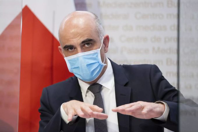 Bundesrat Alain Berset spricht während einer Medienkonferenz des Bundesrates zur aktuellen Lage im Zusammenhang mit dem Coronavirus, am Mittwoch, 13. Januar 2021, in Bern. Alain Berset Coronavirus