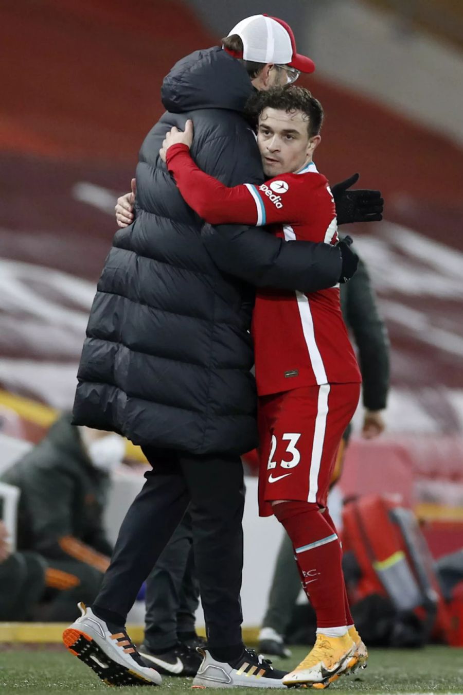 Nach 76 Minuten und guter Leistung nimmt Jürgen Klopp seinen Schützling runter.