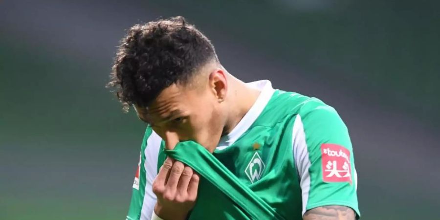 Selkes Trainer Kohfeldt zeigt sich zuversichtlich, dass der Stürmer in Mönchengladbach zur Verfügung steht. Foto: Carmen Jaspersen/dpa
