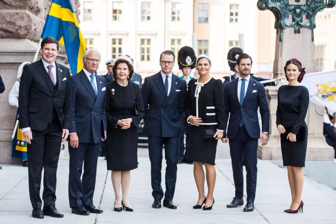 Die Schweden-Royals (v. l. n. r.): Andreas Norlen, König Carl XVI Gustaf, Königin Silvia, Prinz Daniel, Kronprinzessin Victoria, Prinz Carl Philip und Prinzessin Sofia. carl philip