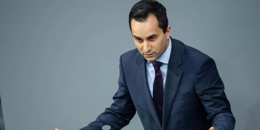 Mahmut Özdemir, sportpolitischer Sprecher der SPD-Bundestagsfraktion. Foto: Bernd von Jutrczenka/dpa