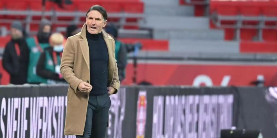 Hertha-Trainer Bruno Labbadia schöpft aus der Nullnummer in Leverkusen Mut. Foto: Ina Fassbender/AFP Pool/dpa