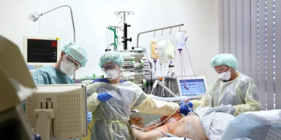 Covid-19-Patient auf einer Intensivstation in Magdeburg