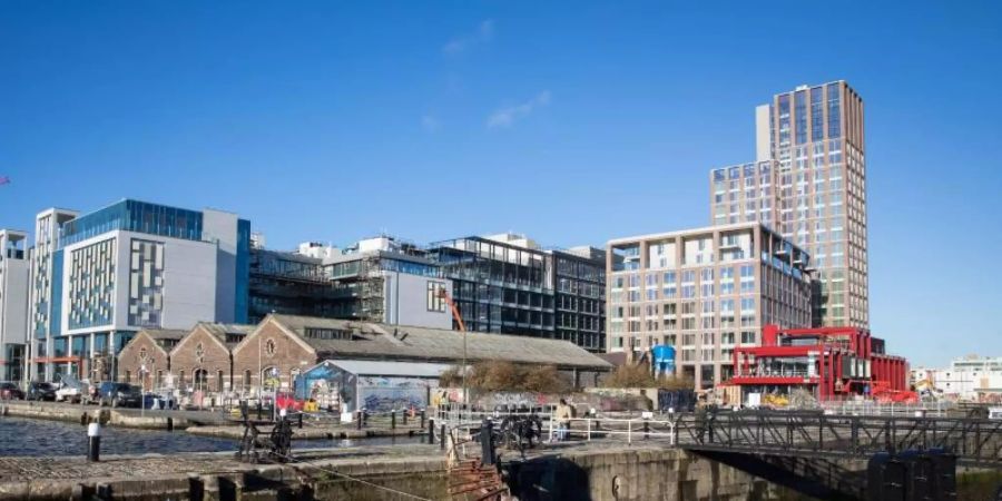 Wer aus Irland nach Deutschland einreist, braucht jetzt auch einen negativen Corona-Test. Foto: Christian Charisius/dpa