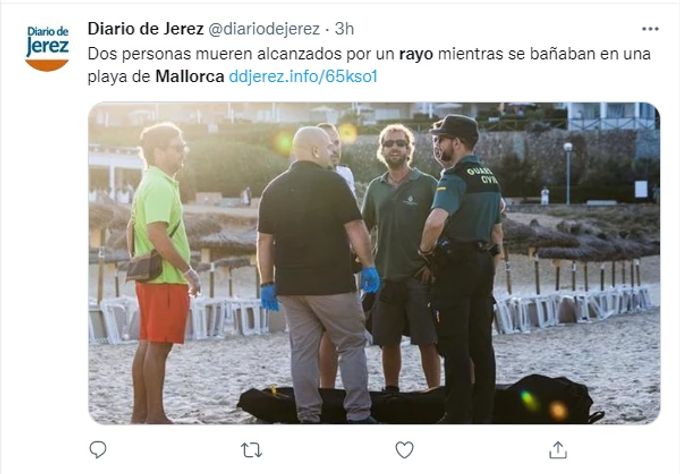 Polizisten nach dem Unglück am Ort des Unglücks. Mallorca