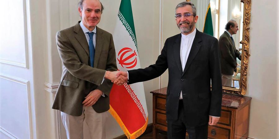 Enrique Mora, Koordinator der Europäischen Union für die Gespräche zur Wiederbelebung des iranischen Atomabkommens mit den Weltmächten, und Ali Bagheri Kani, Chefunterhändler für Atomfragen im Iran.