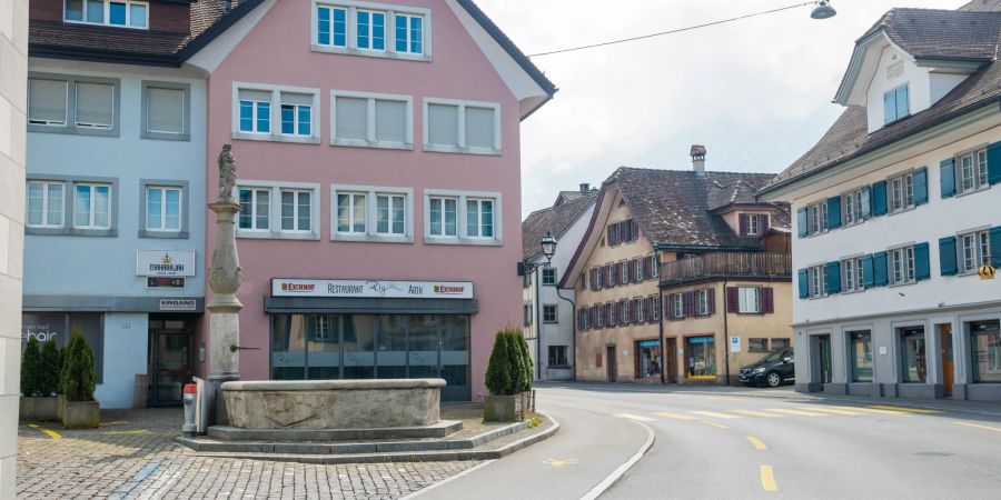 Die Gotthardstrasse in Arth im Kanton Schwyz.