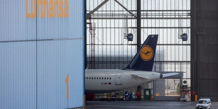 Lufthansa-Maschine in Frankfurt