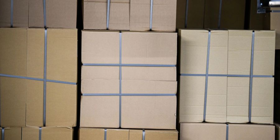 Wegen Fehlern von Post- und Paketdienstleistern sind in diesem Jahr bislang bei der Bundesnetzagentur mehr Beschwerden eingegangen als zuletzt.