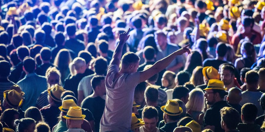 Ausgebuchte Konzerte und Events wirken nach zwei Jahren Pandemie wie eine Rückkehr zur Normalität. Wirtschaftlich sieht es für die Branche jedoch weniger rosig aus.