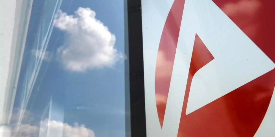 In einer Arbeitsagentur-Filiale hat es durch beissenden Gestank mindestens zehn Verletzte gegeben. Foto: Jens Kalaene/Archiv