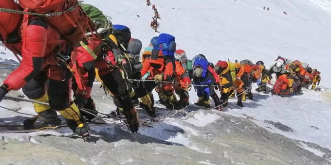 Nepal will das Bergsteigen am Mount Everest mit strengeren Richtlinien einschränken. (Archiv) Bergsteigen