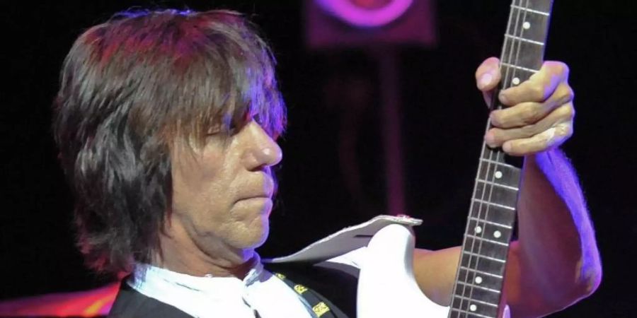 Der britische Musiker Jeff Beck wird 75. Foto: Herbert Neubauer/epa apa