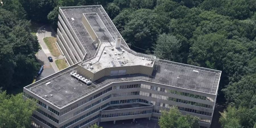 Die Luftaufnahme zeigt das Gebäude der Aussenstelle des Bundesamt für Migration und Flüchtlinge (BAMF) in Bremen. Foto: Carmen Jaspersen