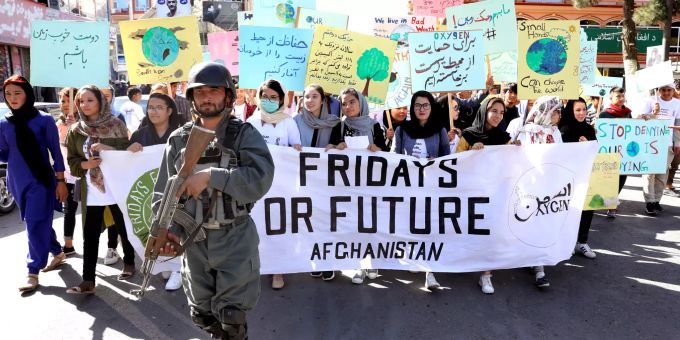 Rund hundert junge Leute organisierten am Freitag in der Hauptstadt Afghanistans einen Klimastreik Klimastreik Kabul