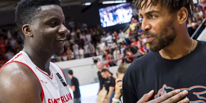 Neue Teamkollegen? Thabo Sefolosha soll sich mit Clint Capelas Houston Rockets auf einen Einjahresvertrag geeinigt haben nba