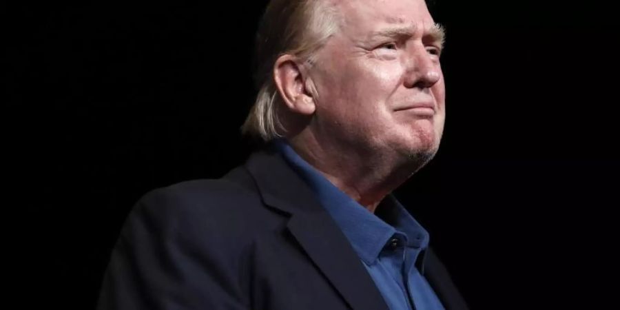 Ein ungewohnter Donald Trump. Foto: Jacquelyn Martin/AP